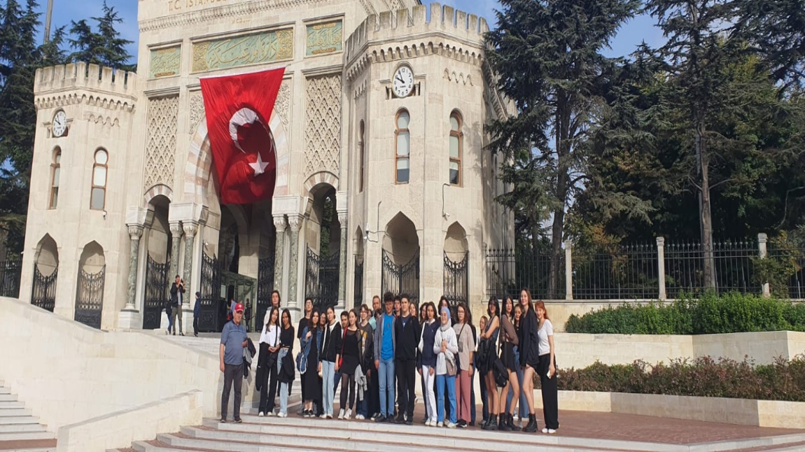 İcsbl Gezi Kulübü olarak İstanbul'a üniversite tanıtım gezimizi gerçekleştirdik...